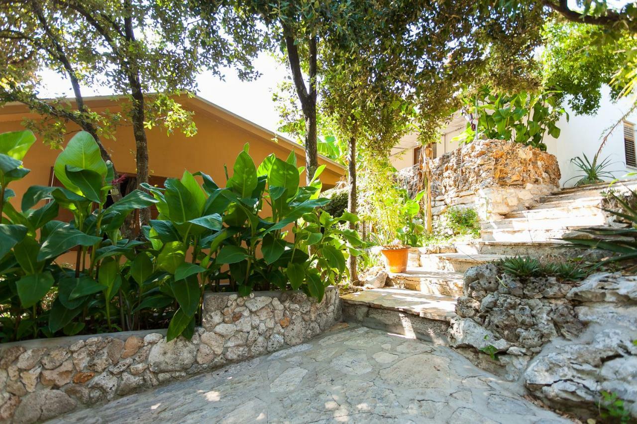 Relax Tiny Villas 40 Meters Of The Beach Zrnovo Ngoại thất bức ảnh